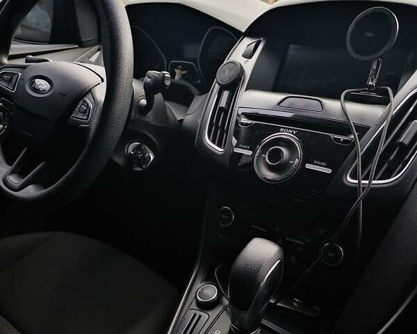 Черный Форд Фокус, объемом двигателя 2 л и пробегом 107 тыс. км за 9900 $, фото 10 на Automoto.ua