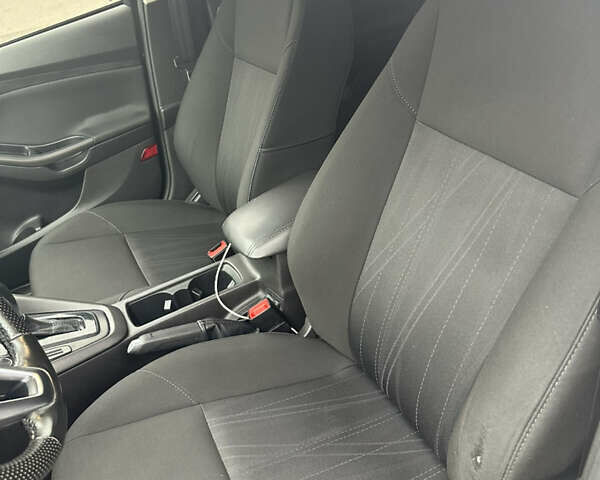 Черный Форд Фокус, объемом двигателя 2 л и пробегом 219 тыс. км за 8800 $, фото 19 на Automoto.ua