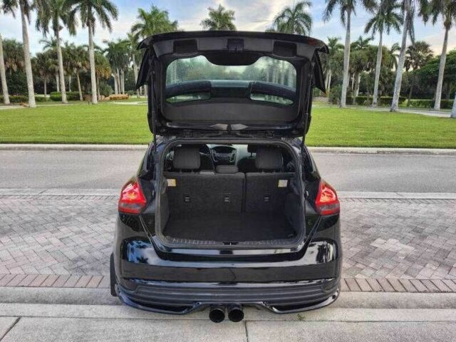 Чорний Форд Фокус, об'ємом двигуна 2 л та пробігом 37 тис. км за 3800 $, фото 4 на Automoto.ua