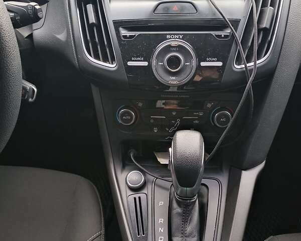 Черный Форд Фокус, объемом двигателя 2 л и пробегом 107 тыс. км за 9900 $, фото 13 на Automoto.ua