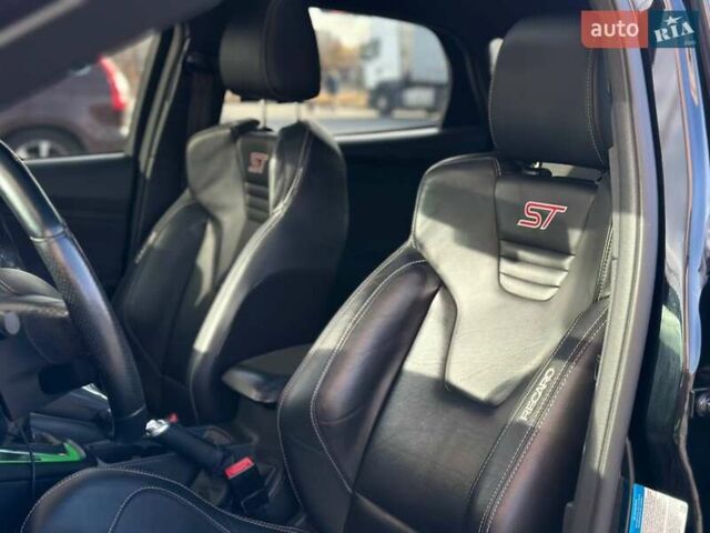 Чорний Форд Фокус, об'ємом двигуна 2 л та пробігом 123 тис. км за 12990 $, фото 15 на Automoto.ua