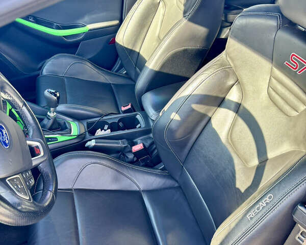 Черный Форд Фокус, объемом двигателя 2 л и пробегом 121 тыс. км за 12500 $, фото 9 на Automoto.ua