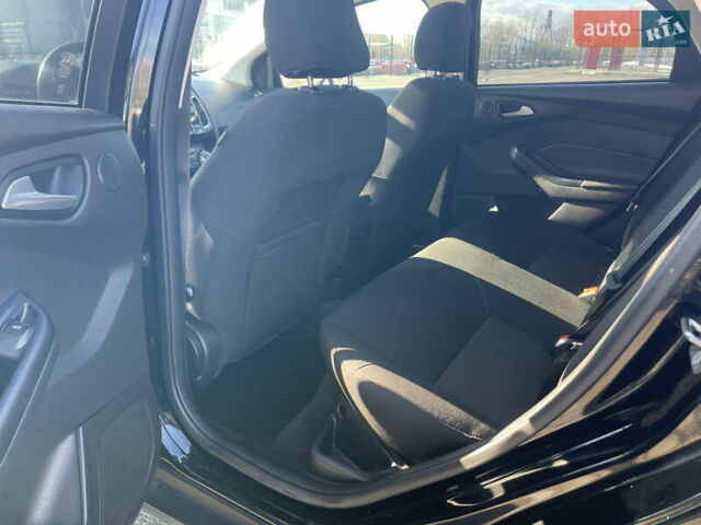 Черный Форд Фокус, объемом двигателя 2 л и пробегом 112 тыс. км за 10800 $, фото 9 на Automoto.ua