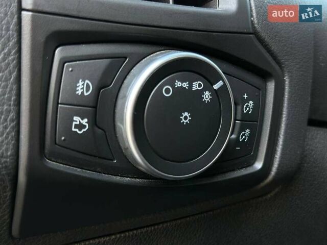 Чорний Форд Фокус, об'ємом двигуна 2 л та пробігом 123 тис. км за 12990 $, фото 22 на Automoto.ua