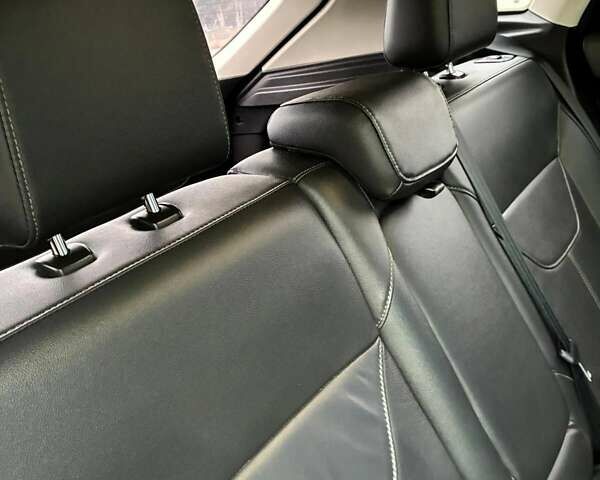 Чорний Форд Фокус, об'ємом двигуна 2 л та пробігом 123 тис. км за 9300 $, фото 13 на Automoto.ua