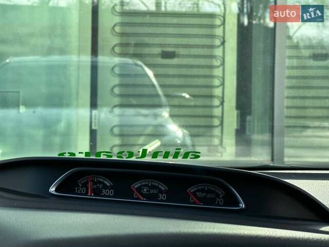 Чорний Форд Фокус, об'ємом двигуна 2 л та пробігом 123 тис. км за 12990 $, фото 27 на Automoto.ua