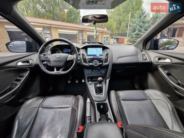 Черный Форд Фокус, объемом двигателя 2 л и пробегом 98 тыс. км за 12000 $, фото 23 на Automoto.ua