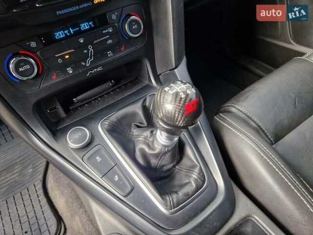 Черный Форд Фокус, объемом двигателя 2 л и пробегом 98 тыс. км за 12000 $, фото 18 на Automoto.ua