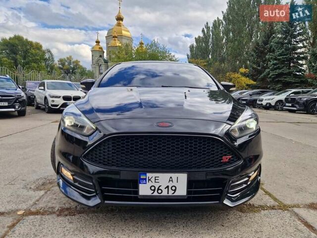 Черный Форд Фокус, объемом двигателя 2 л и пробегом 98 тыс. км за 12000 $, фото 1 на Automoto.ua