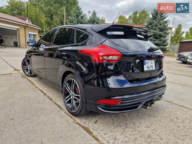 Черный Форд Фокус, объемом двигателя 2 л и пробегом 98 тыс. км за 12000 $, фото 5 на Automoto.ua