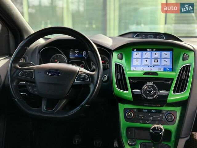 Чорний Форд Фокус, об'ємом двигуна 2 л та пробігом 123 тис. км за 12990 $, фото 31 на Automoto.ua