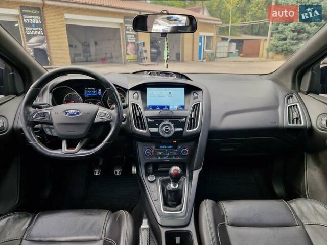 Черный Форд Фокус, объемом двигателя 2 л и пробегом 98 тыс. км за 12000 $, фото 25 на Automoto.ua