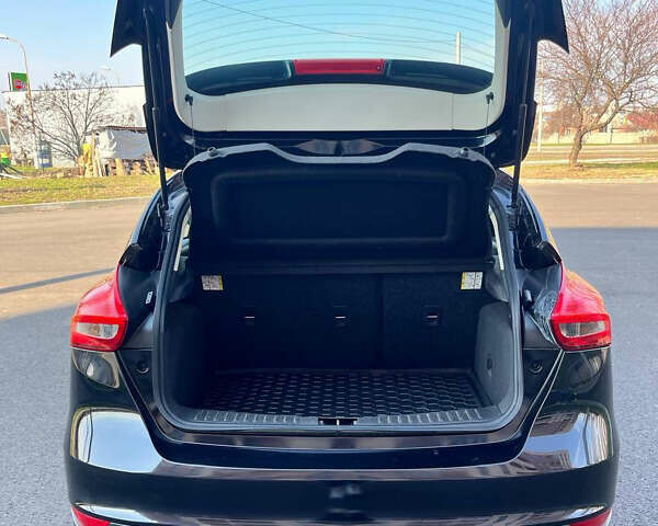 Черный Форд Фокус, объемом двигателя 2 л и пробегом 64 тыс. км за 10300 $, фото 5 на Automoto.ua