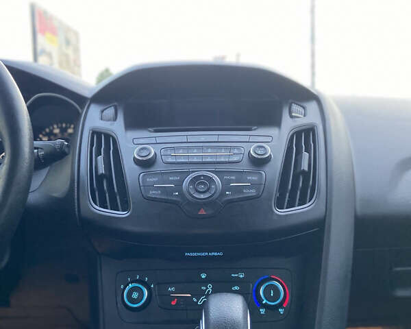 Черный Форд Фокус, объемом двигателя 2 л и пробегом 182 тыс. км за 8300 $, фото 4 на Automoto.ua