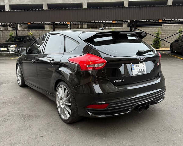 Чорний Форд Фокус, об'ємом двигуна 2 л та пробігом 75 тис. км за 9500 $, фото 4 на Automoto.ua