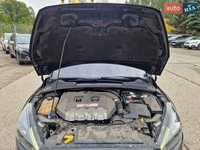 Черный Форд Фокус, объемом двигателя 2 л и пробегом 98 тыс. км за 12000 $, фото 33 на Automoto.ua