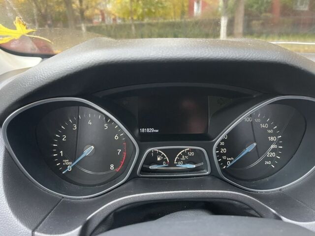 Черный Форд Фокус, объемом двигателя 1 л и пробегом 183 тыс. км за 6750 $, фото 6 на Automoto.ua