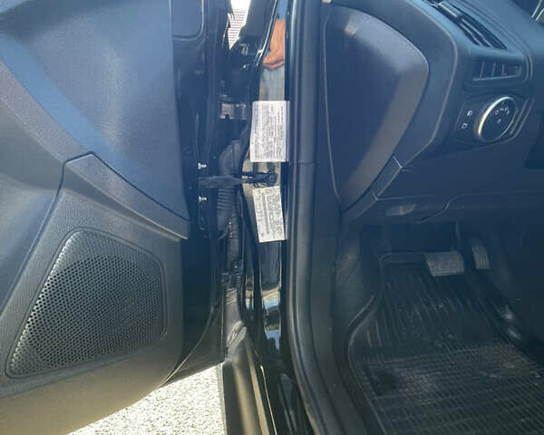 Черный Форд Фокус, объемом двигателя 2 л и пробегом 112 тыс. км за 10800 $, фото 19 на Automoto.ua