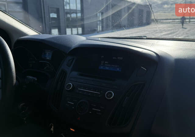 Чорний Форд Фокус, об'ємом двигуна 2 л та пробігом 138 тис. км за 10000 $, фото 10 на Automoto.ua