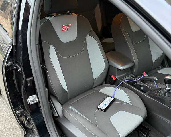 Чорний Форд Фокус, об'ємом двигуна 2 л та пробігом 75 тис. км за 9500 $, фото 7 на Automoto.ua