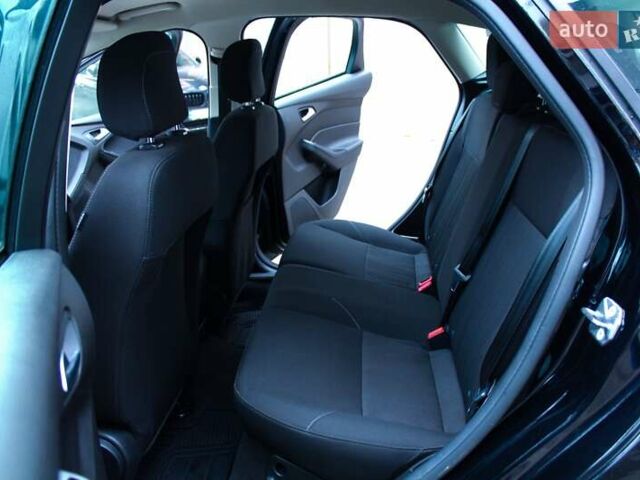 Чорний Форд Фокус, об'ємом двигуна 2 л та пробігом 86 тис. км за 9400 $, фото 8 на Automoto.ua