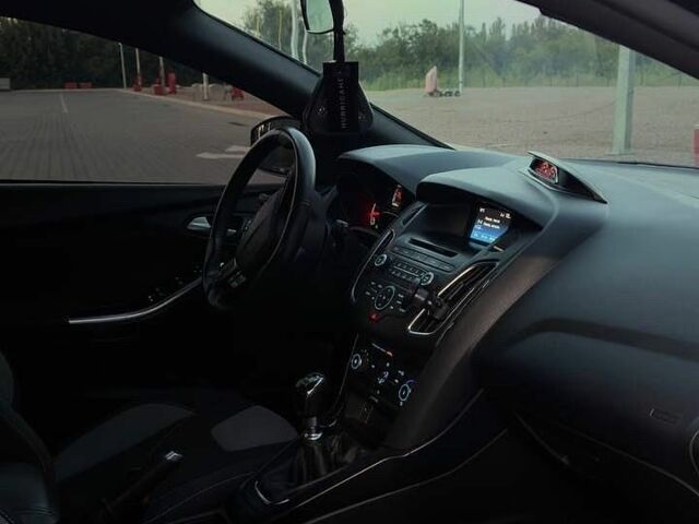 Чорний Форд Фокус, об'ємом двигуна 2 л та пробігом 115 тис. км за 9700 $, фото 5 на Automoto.ua