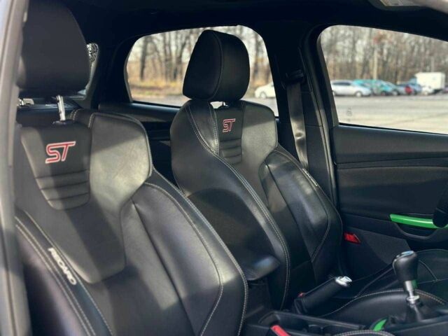 Черный Форд Фокус, объемом двигателя 2 л и пробегом 123 тыс. км за 12990 $, фото 16 на Automoto.ua