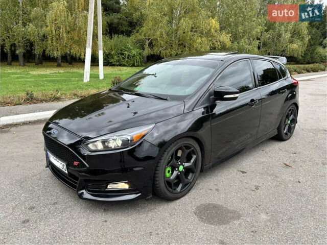 Черный Форд Фокус, объемом двигателя 2 л и пробегом 121 тыс. км за 12500 $, фото 6 на Automoto.ua