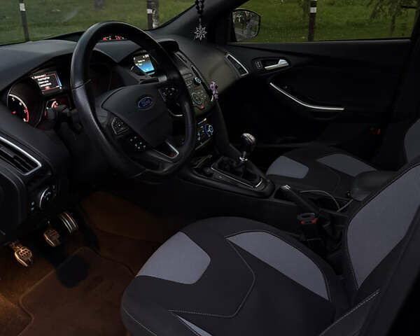 Черный Форд Фокус, объемом двигателя 2 л и пробегом 110 тыс. км за 12000 $, фото 7 на Automoto.ua