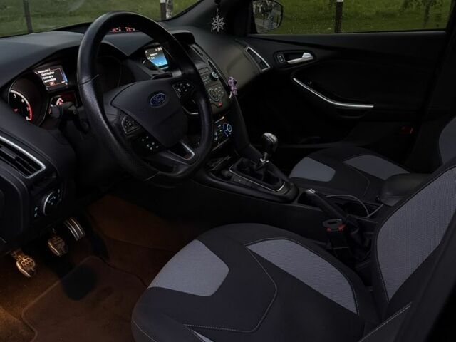 Черный Форд Фокус, объемом двигателя 2 л и пробегом 110 тыс. км за 12000 $, фото 5 на Automoto.ua