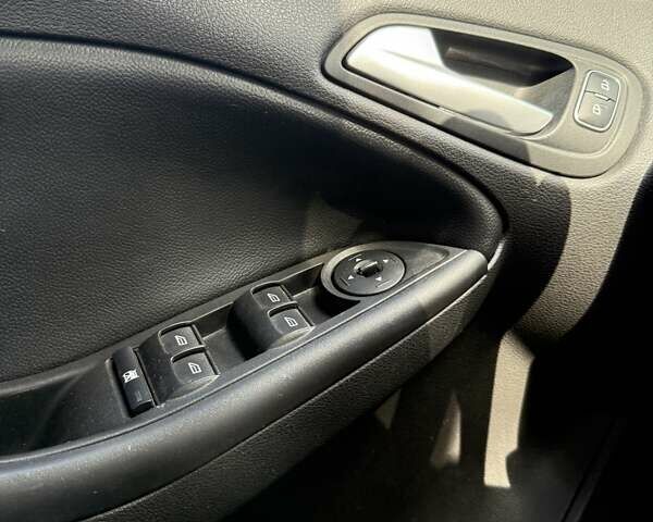 Черный Форд Фокус, объемом двигателя 2 л и пробегом 115 тыс. км за 11200 $, фото 15 на Automoto.ua