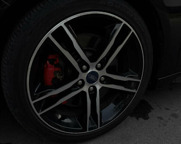 Черный Форд Фокус, объемом двигателя 2 л и пробегом 110 тыс. км за 12000 $, фото 9 на Automoto.ua