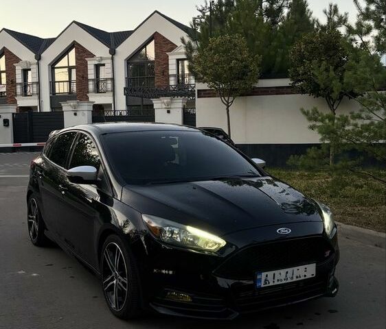 Черный Форд Фокус, объемом двигателя 2 л и пробегом 110 тыс. км за 12000 $, фото 3 на Automoto.ua