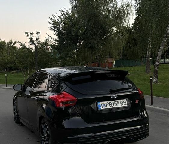 Черный Форд Фокус, объемом двигателя 2 л и пробегом 110 тыс. км за 12000 $, фото 4 на Automoto.ua