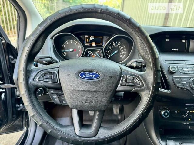 Черный Форд Фокус, объемом двигателя 2 л и пробегом 165 тыс. км за 1500 $, фото 18 на Automoto.ua