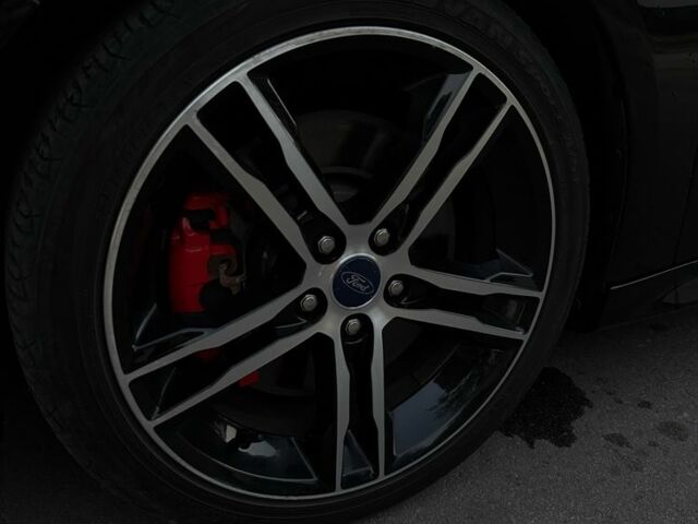 Черный Форд Фокус, объемом двигателя 2 л и пробегом 110 тыс. км за 12000 $, фото 8 на Automoto.ua