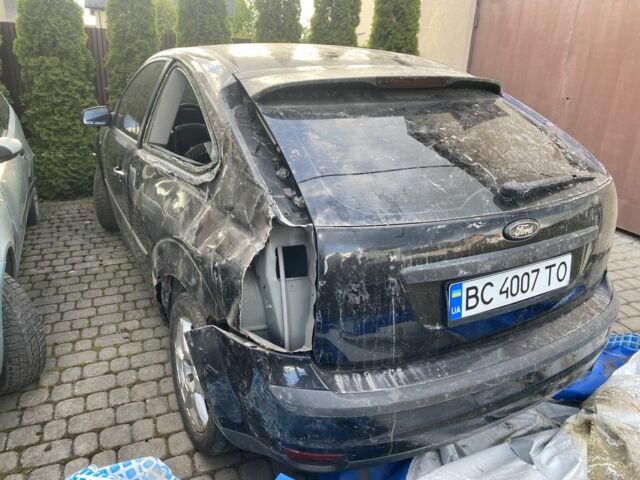Чорний Форд Фокус, об'ємом двигуна 2 л та пробігом 150 тис. км за 2000 $, фото 4 на Automoto.ua