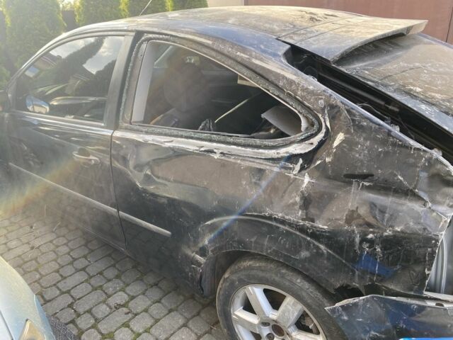 Чорний Форд Фокус, об'ємом двигуна 2 л та пробігом 150 тис. км за 2000 $, фото 2 на Automoto.ua