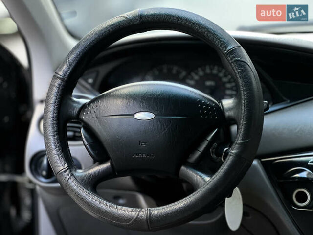 Черный Форд Фокус, объемом двигателя 2 л и пробегом 250 тыс. км за 2300 $, фото 14 на Automoto.ua