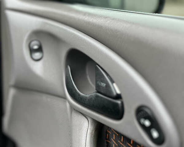 Черный Форд Фокус, объемом двигателя 1.8 л и пробегом 178 тыс. км за 2850 $, фото 17 на Automoto.ua