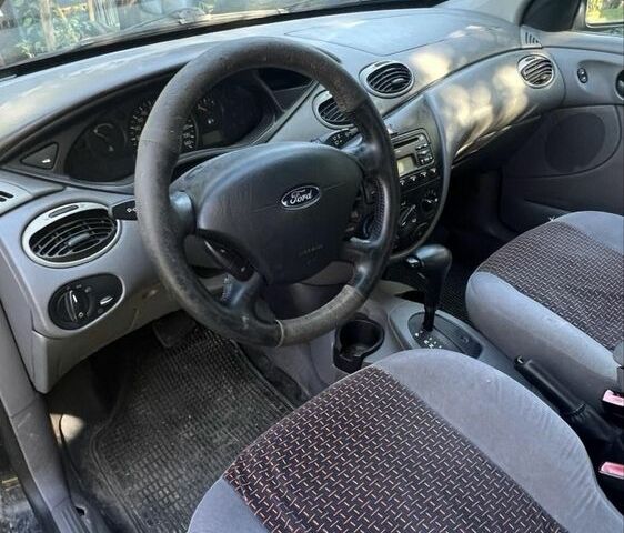 Форд Фокус 2002 в Ужгороде на Automoto.ua Черный Форд Фокус, объемом двигателя 2 л и пробегом 160 тыс. км за 3200 $, фото 4 на Automoto.ua