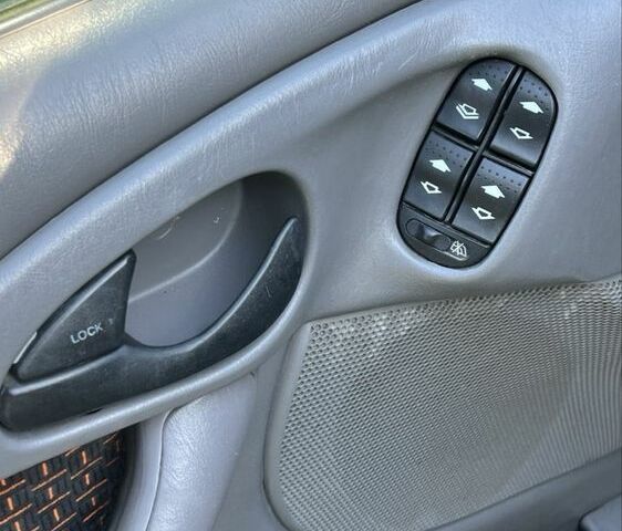 Форд Фокус 2002 в Ужгороде на Automoto.ua Черный Форд Фокус, объемом двигателя 2 л и пробегом 160 тыс. км за 3200 $, фото 7 на Automoto.ua
