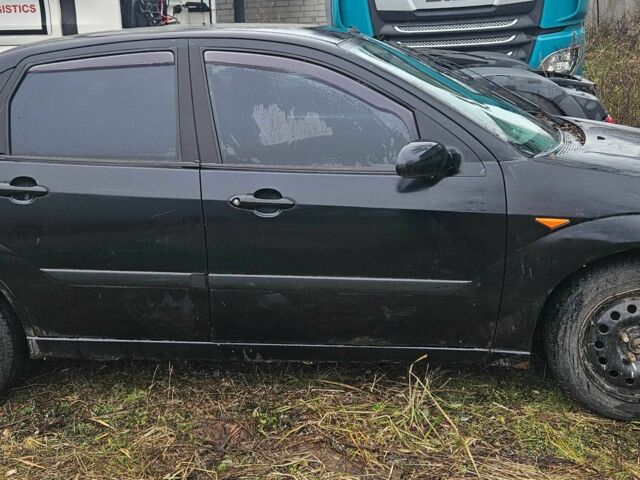 Черный Форд Фокус, объемом двигателя 1.6 л и пробегом 300 тыс. км за 1800 $, фото 1 на Automoto.ua