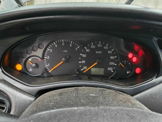 Черный Форд Фокус, объемом двигателя 1.6 л и пробегом 300 тыс. км за 1800 $, фото 12 на Automoto.ua