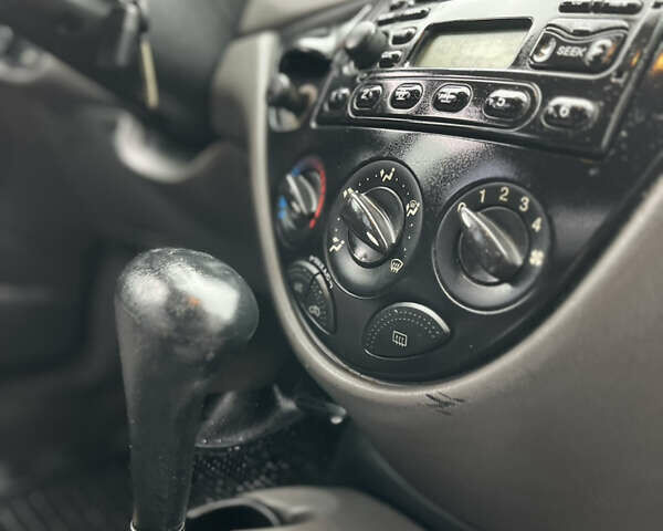 Черный Форд Фокус, объемом двигателя 1.8 л и пробегом 178 тыс. км за 2850 $, фото 15 на Automoto.ua