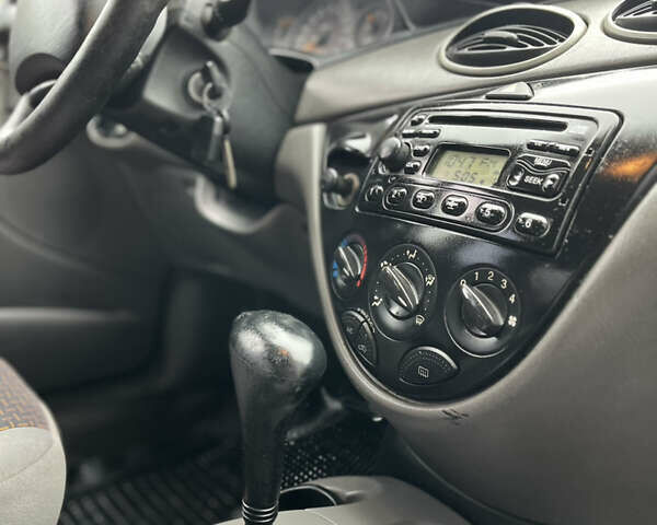 Черный Форд Фокус, объемом двигателя 1.8 л и пробегом 178 тыс. км за 2850 $, фото 14 на Automoto.ua