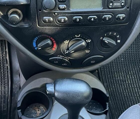 Форд Фокус 2002 в Ужгороде на Automoto.ua Черный Форд Фокус, объемом двигателя 2 л и пробегом 160 тыс. км за 3200 $, фото 6 на Automoto.ua