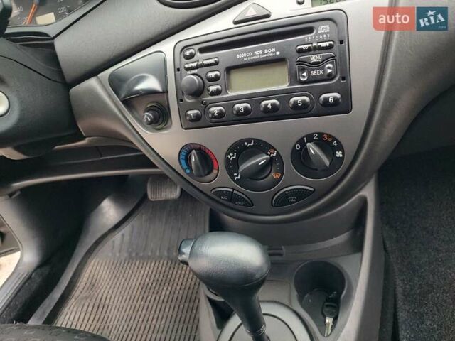 Чорний Форд Фокус, об'ємом двигуна 1.6 л та пробігом 100 тис. км за 4550 $, фото 5 на Automoto.ua