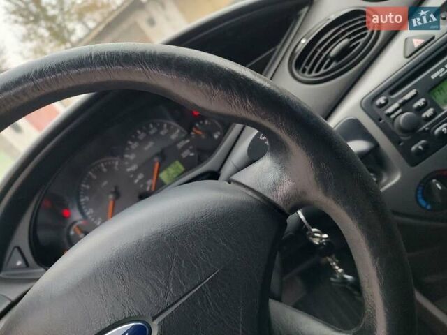 Чорний Форд Фокус, об'ємом двигуна 1.6 л та пробігом 100 тис. км за 4550 $, фото 8 на Automoto.ua
