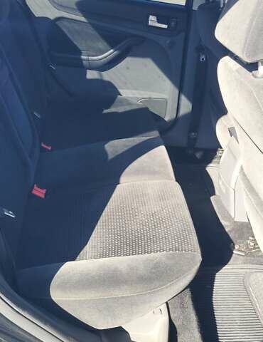 Черный Форд Фокус, объемом двигателя 1.8 л и пробегом 186 тыс. км за 4900 $, фото 12 на Automoto.ua